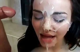 XXX Պոռնո մոդել Lisa փաղաքշում pussy է բաղնիք օճառով. մեծ բնական կուրծք